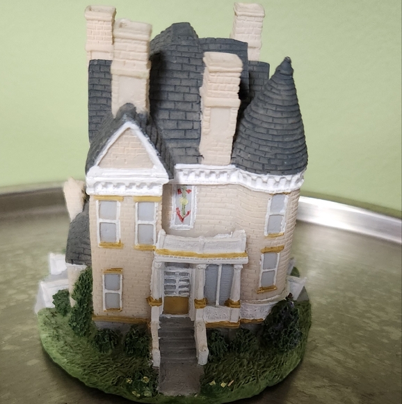 3 Piece Peebles Collection  1993 -1995 Pink House, Church  and Tobacco Barn - Picture 1 of 16